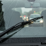 와이퍼 삐그덕 소리 100원 실리콘 스프레이로 영구 해결